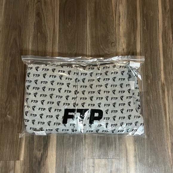 💥SOLD💥FTP x Famous All Over Logo Zip Up Hoodie Heather Gray | Size XXL - Picture 2 of 4
